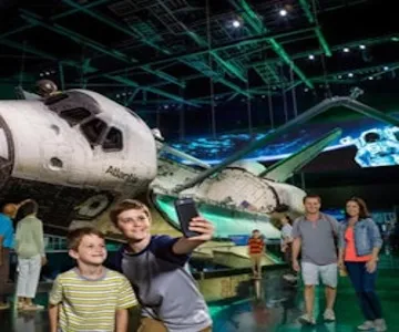 Kennedy Space Center: Small Group Guided Tour + Roundtrip Transport + Breakfast